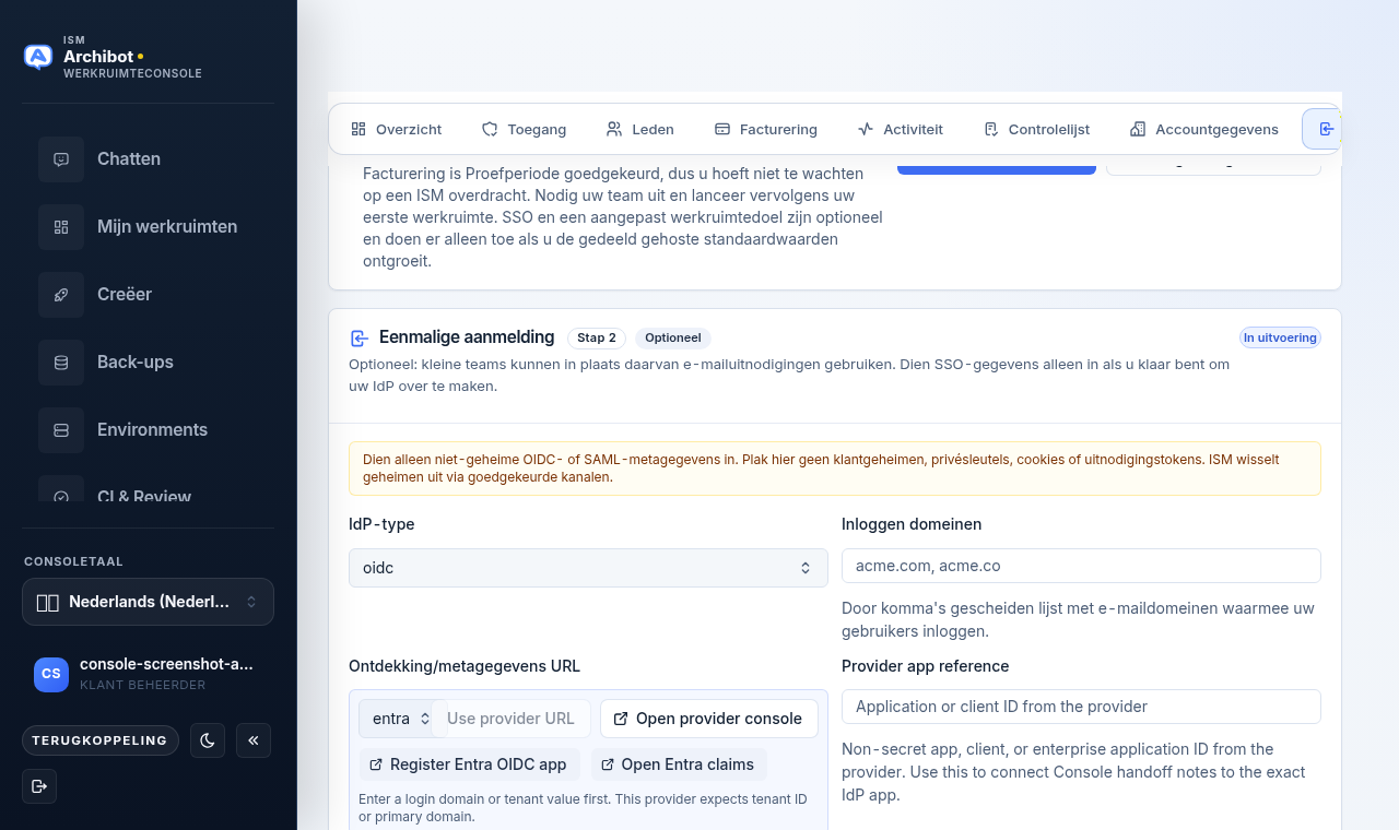 Stap Single sign-on van de Console met IdP-type, aanmelddomeinen, discovery-metadata-URL, claimtoewijzing, rolgroepen en een paneel voor SSO-gereedheid.